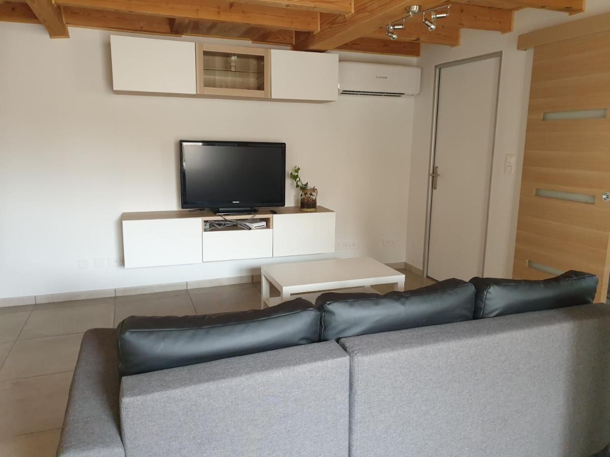 Petite Maison Meublee Entre Avignon Et Carpentras Morieres-les-Avignon Εξωτερικό φωτογραφία